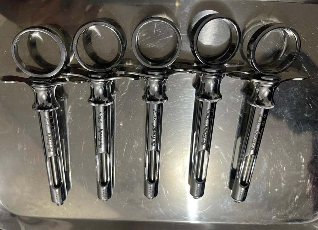 Lot of 12 Hu-Friedy CW Style Dental Anesthetic Aspirating 1.8ml Syringe SYRCW