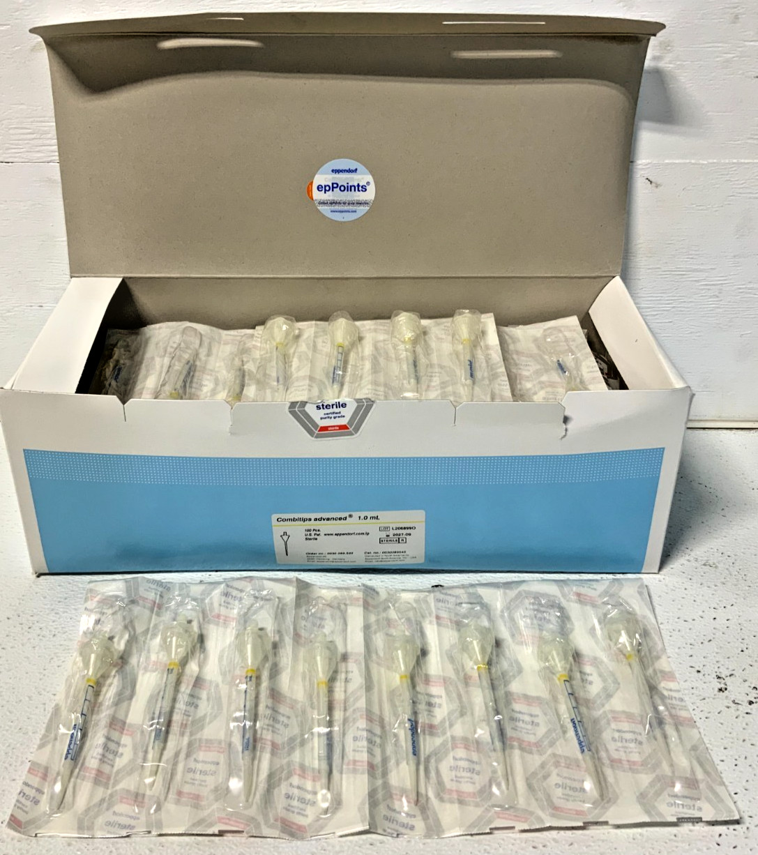 NEW Box of 100 Eppendorf 0030089545 1.0ml Sterile Combitips Advanced Pipette Tip