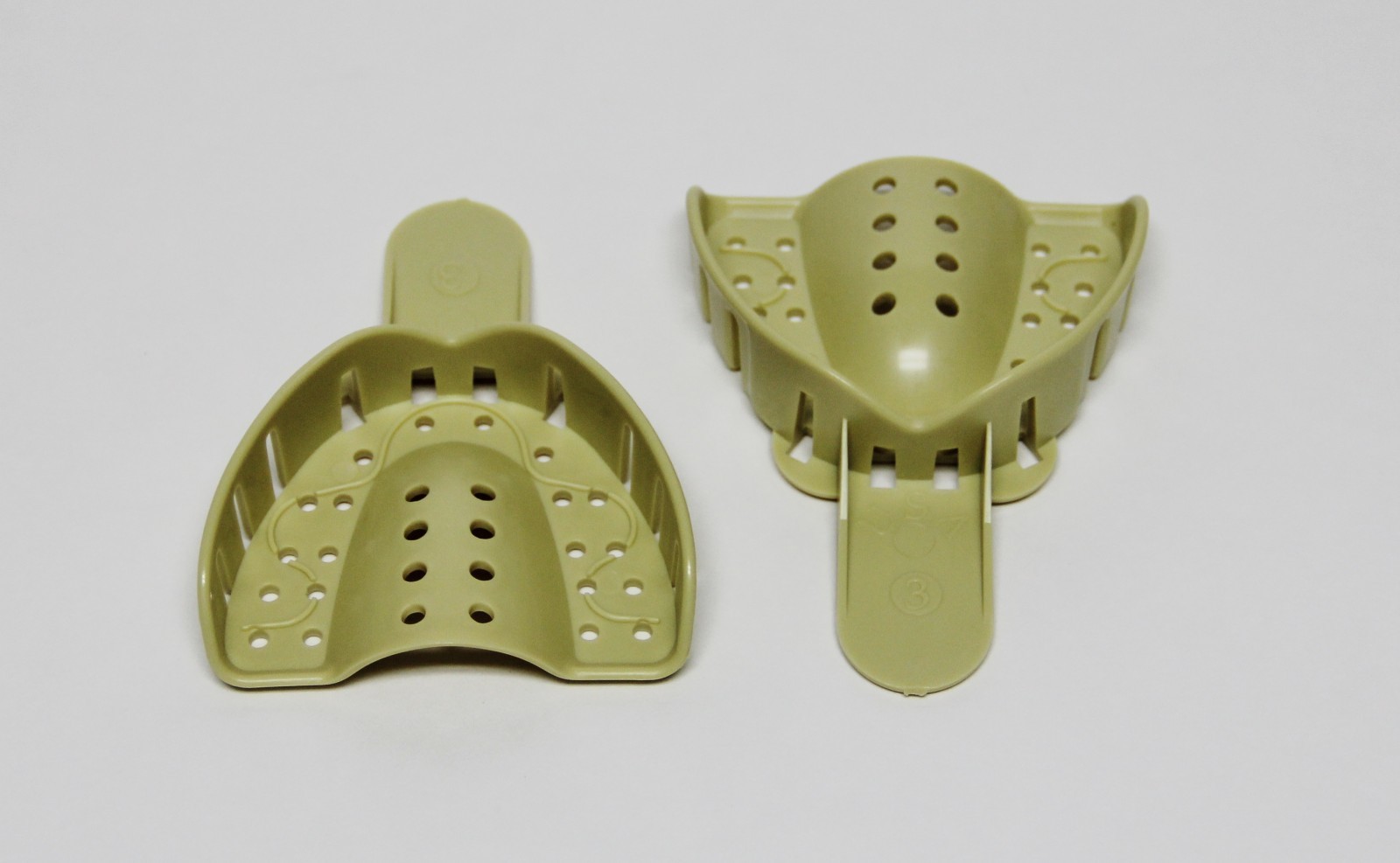 Dental Plastic Impression Trays Perforated Autoclavable Upper Medium #3 12 Pcs