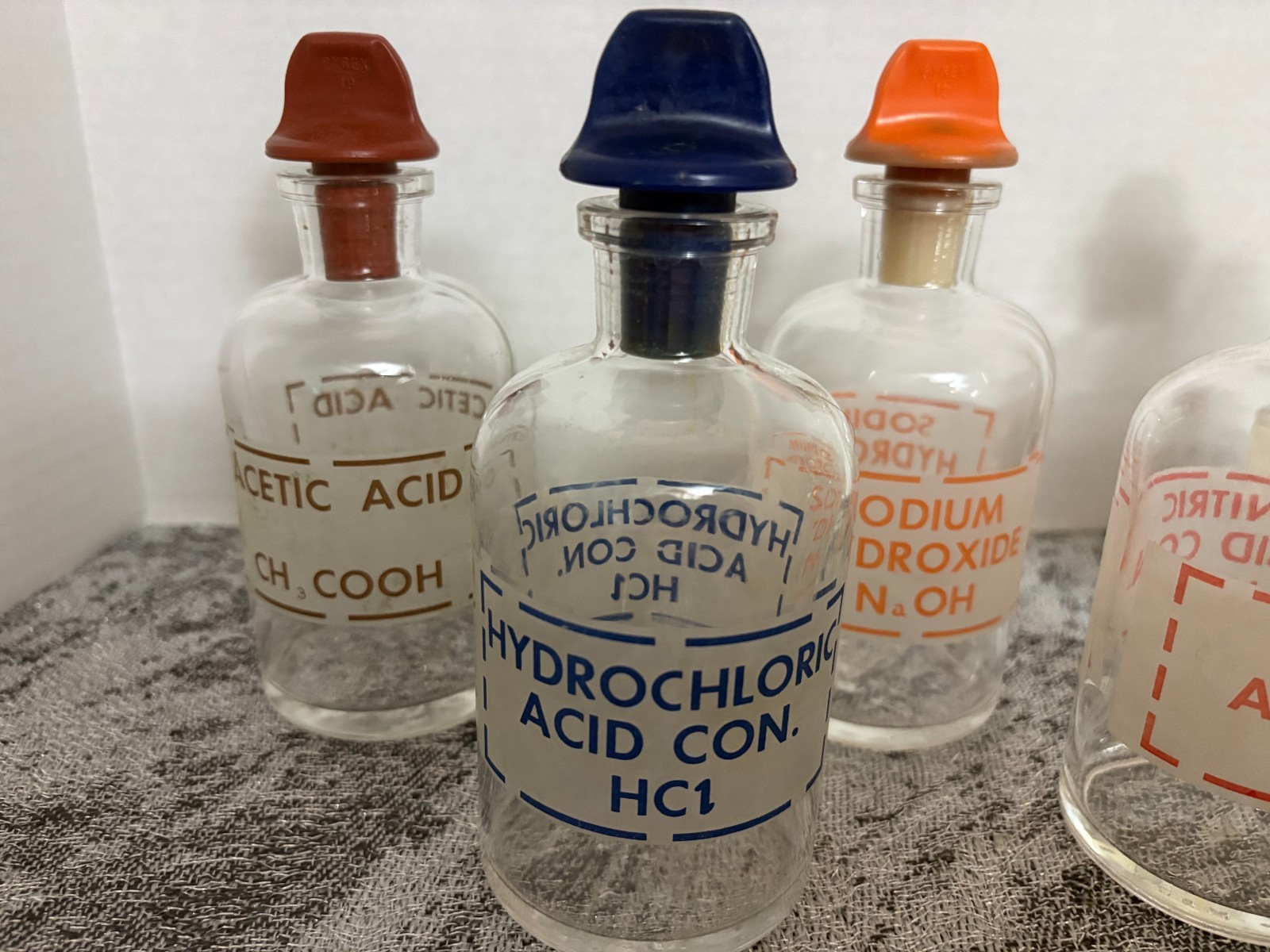 6 – Pyrex 250mL Narrow Mouth Reagent Bottles – Etched Names – Acids/Bases