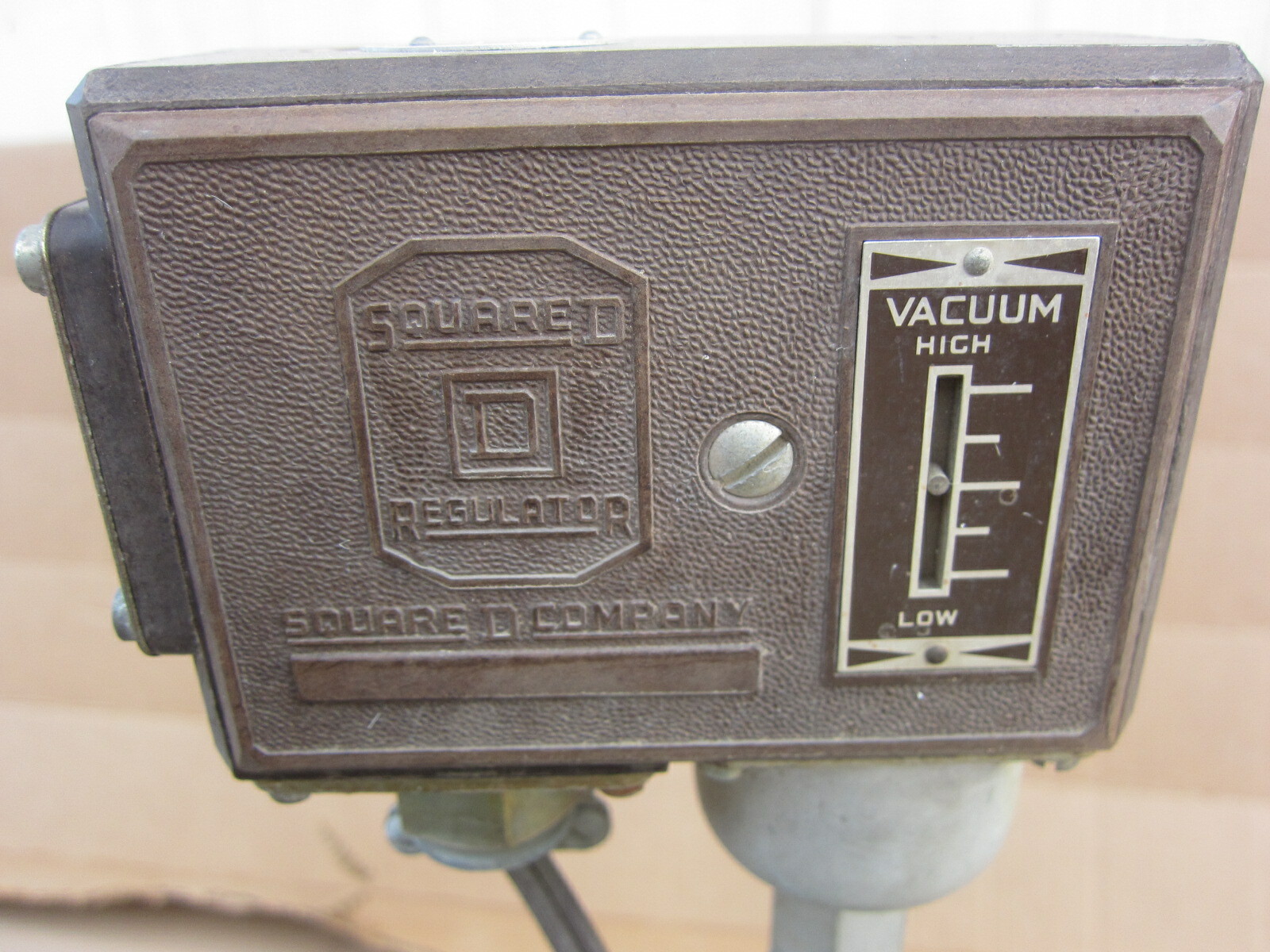 Gast Mfg DAA-124A-EB 115V Vacuum Pump w Pressure Switch, Used