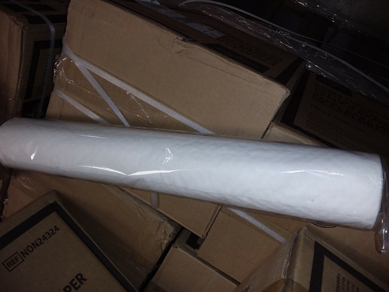 Exam Table Paper, Deluxe Crepe, 18″ x 125ft, White, 12 Rolls/Carton