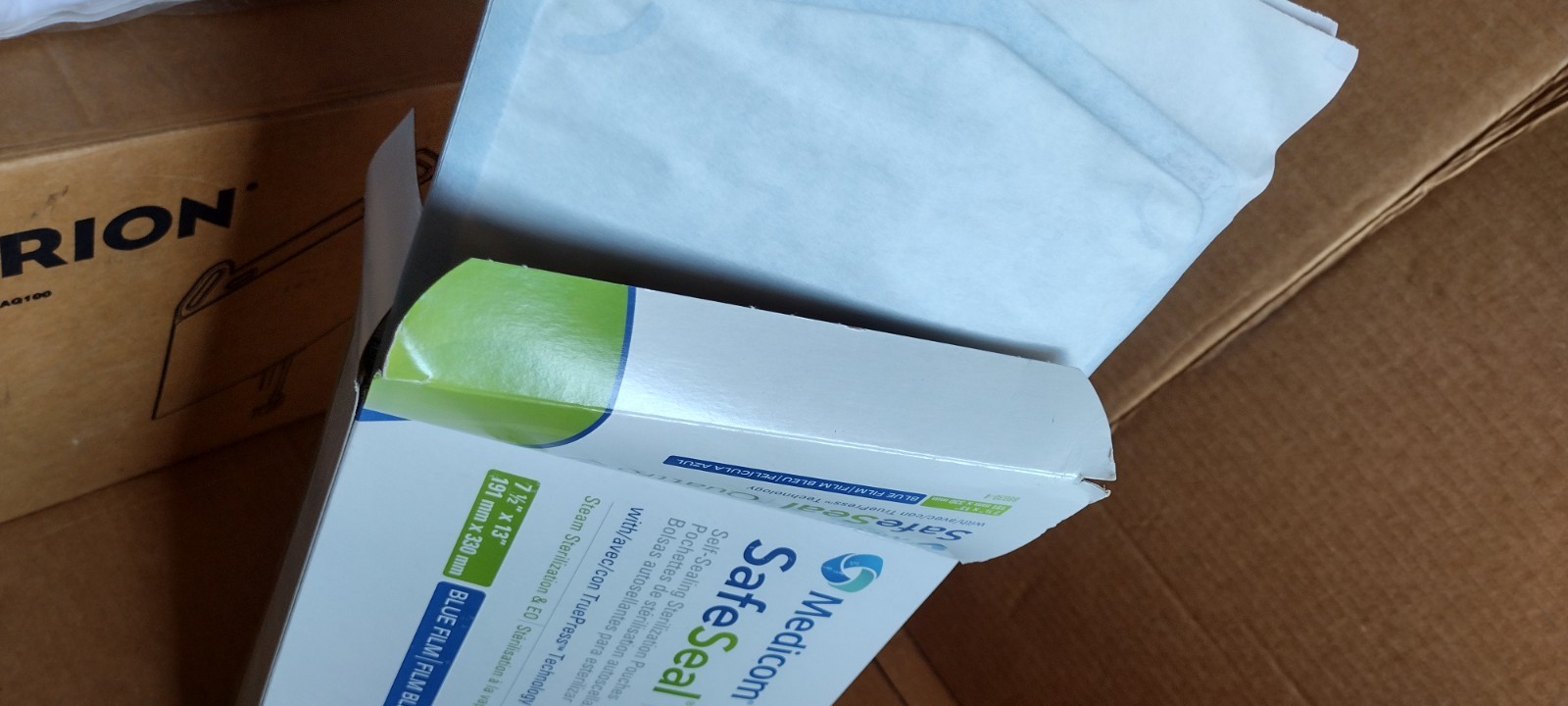 MEDICOM SAFESEAL® QUATTRO STERILIZATION POUCHES 200 PK 7 1/2″ x 13″ NEW