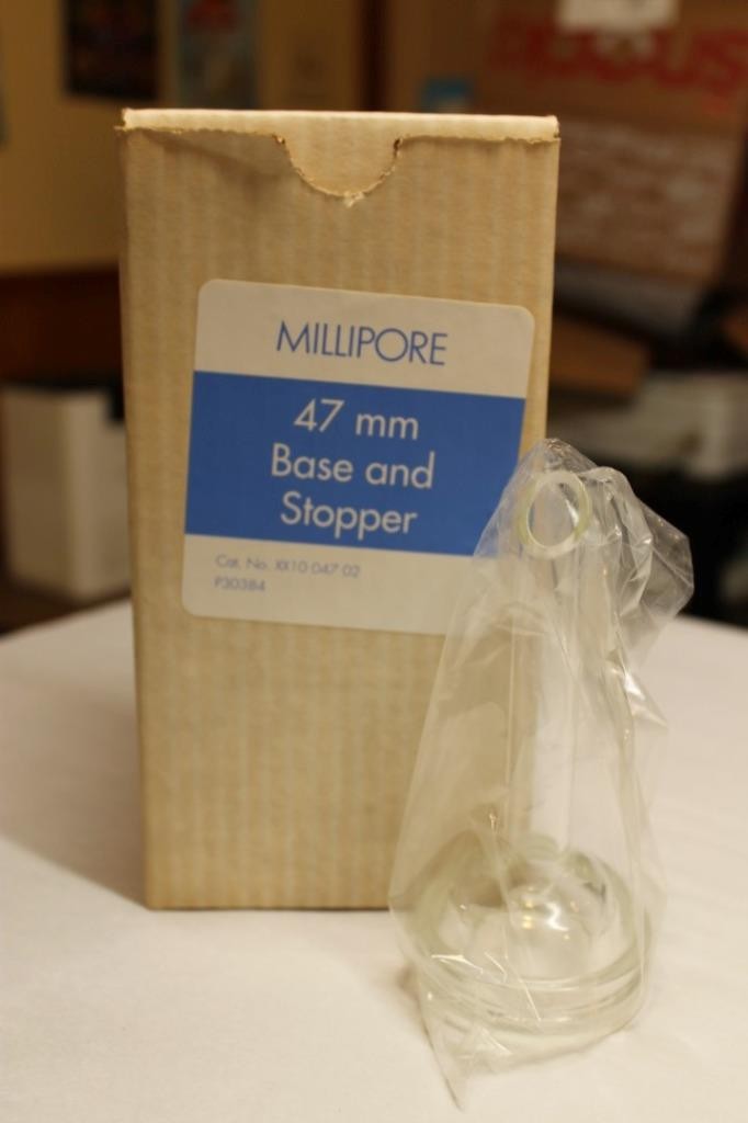 MILLIPORE Vacuum Filter Holder Set Fritted Glass Support Base 300mL 47mm NEW ^