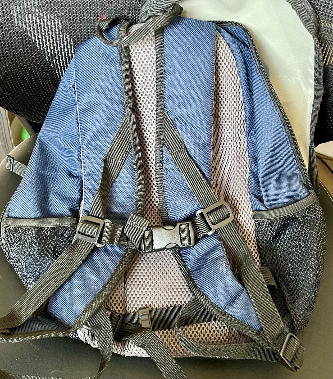 Cardinal Health Kangaroo Joey Feeding Pump Mini Backpack Blue 770026