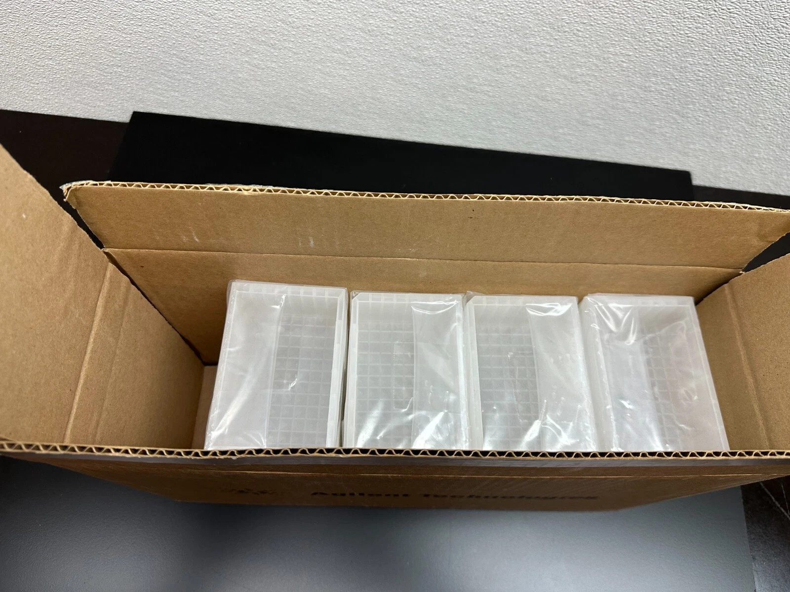 Agilent PN 201244-00 Reservoir Open 96 Well 300mL Pyramid Bottom Plates 20PK