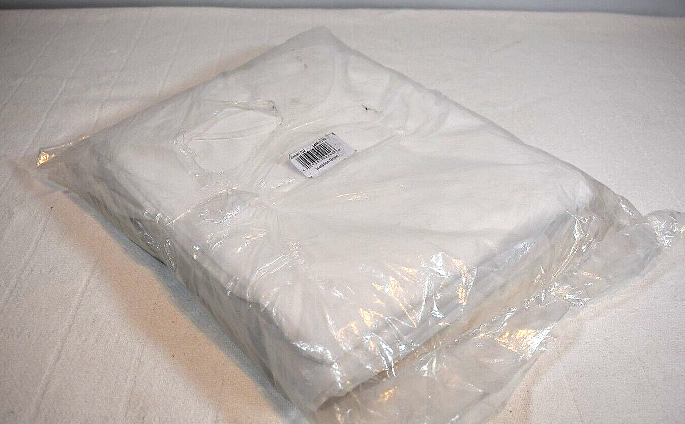 White New Disposable Isolation Gowns (Pack of 5) Great for a Halloween Costume!