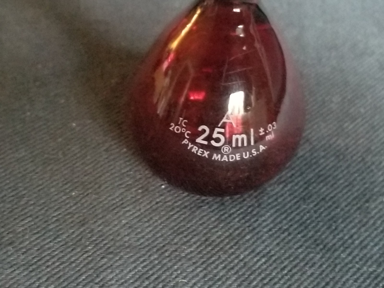 PYREX Red Low Actinic Glass Class A 25mL ±0.02 Volumetric Flask, 55640-25
