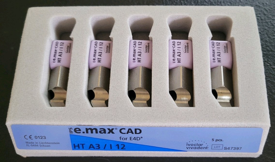 E4D IPS e.max CAD for E4D 4 Packs 2- I 12 HT A1, HT A3 and 2 -C 14 HT A2, HT C3.