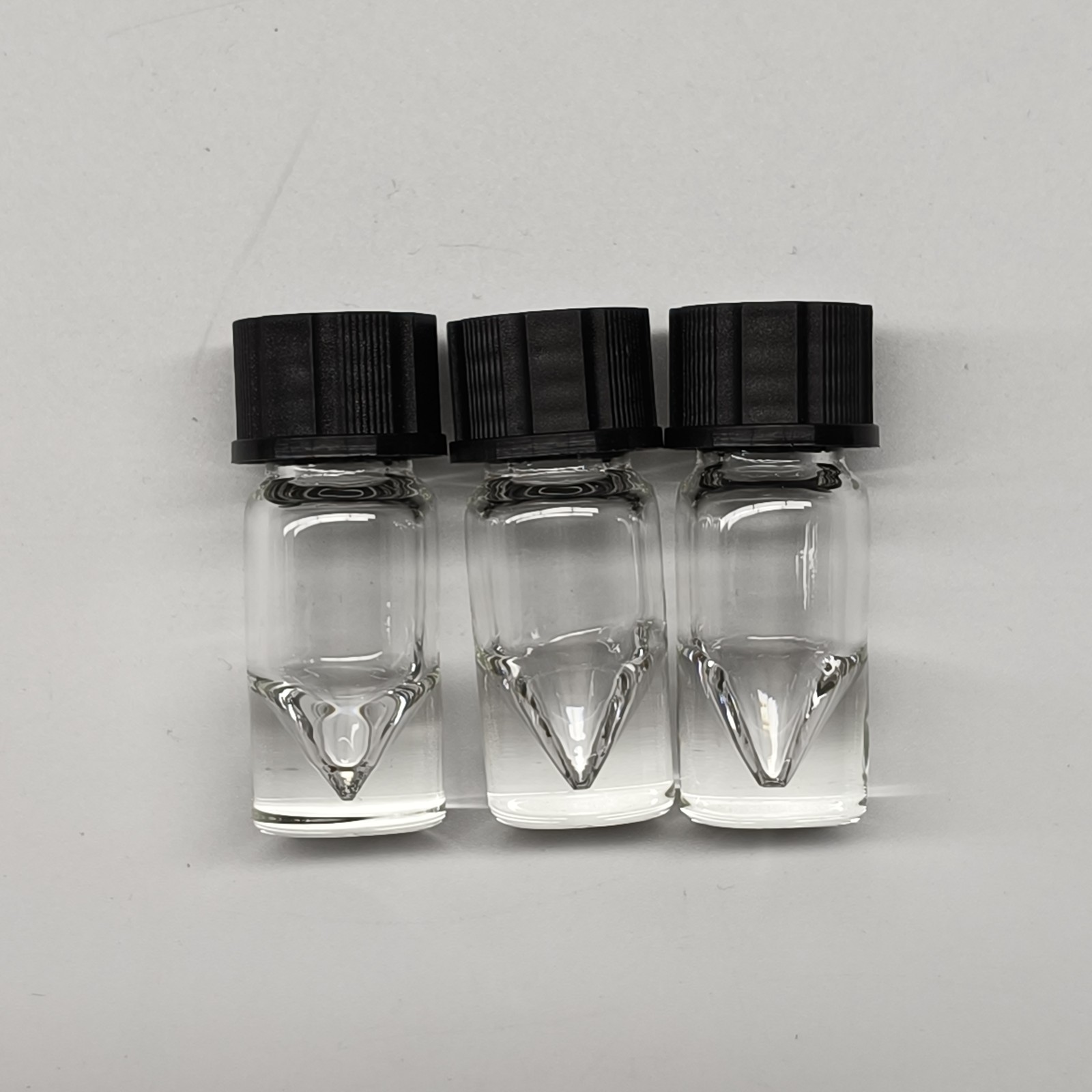 3mL Clear Borosilicate Glass Vial V-Shape with Solid Cap, Pack of 100 Vials Lab