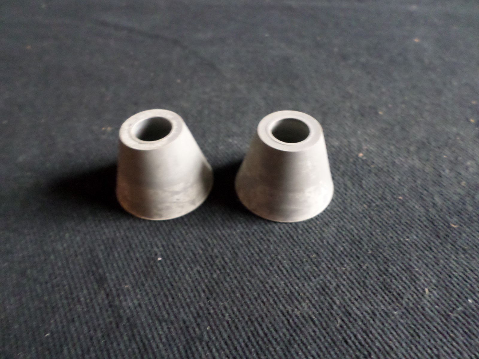 (2) Unbranded #2 Neoprene Rubber Pluro Stopper for Funnels, 27 x 16mm, 12014