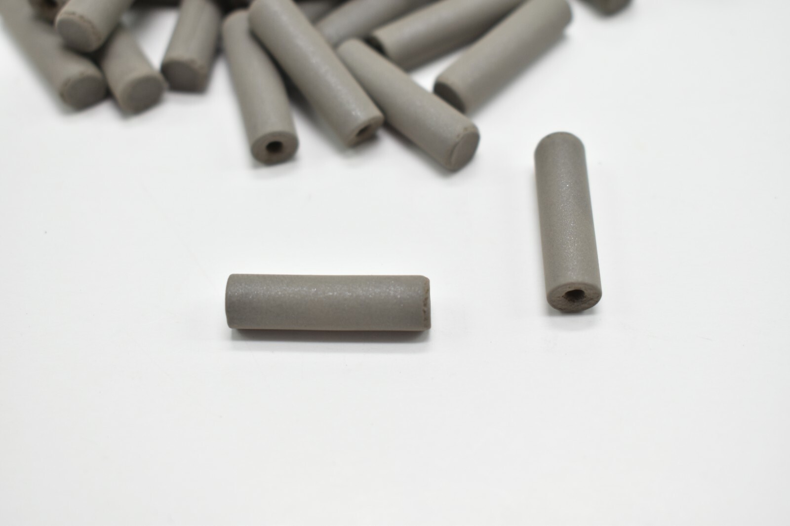 100 Pieces – 7/8″ L x 1/4″ D – Hard – Silicon Carbide Rubber Points