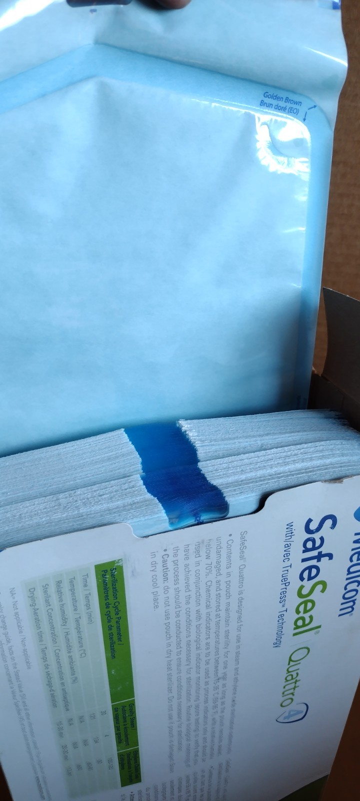 MEDICOM SAFESEAL® QUATTRO STERILIZATION POUCHES 200 PK 7 1/2″ x 13″ NEW
