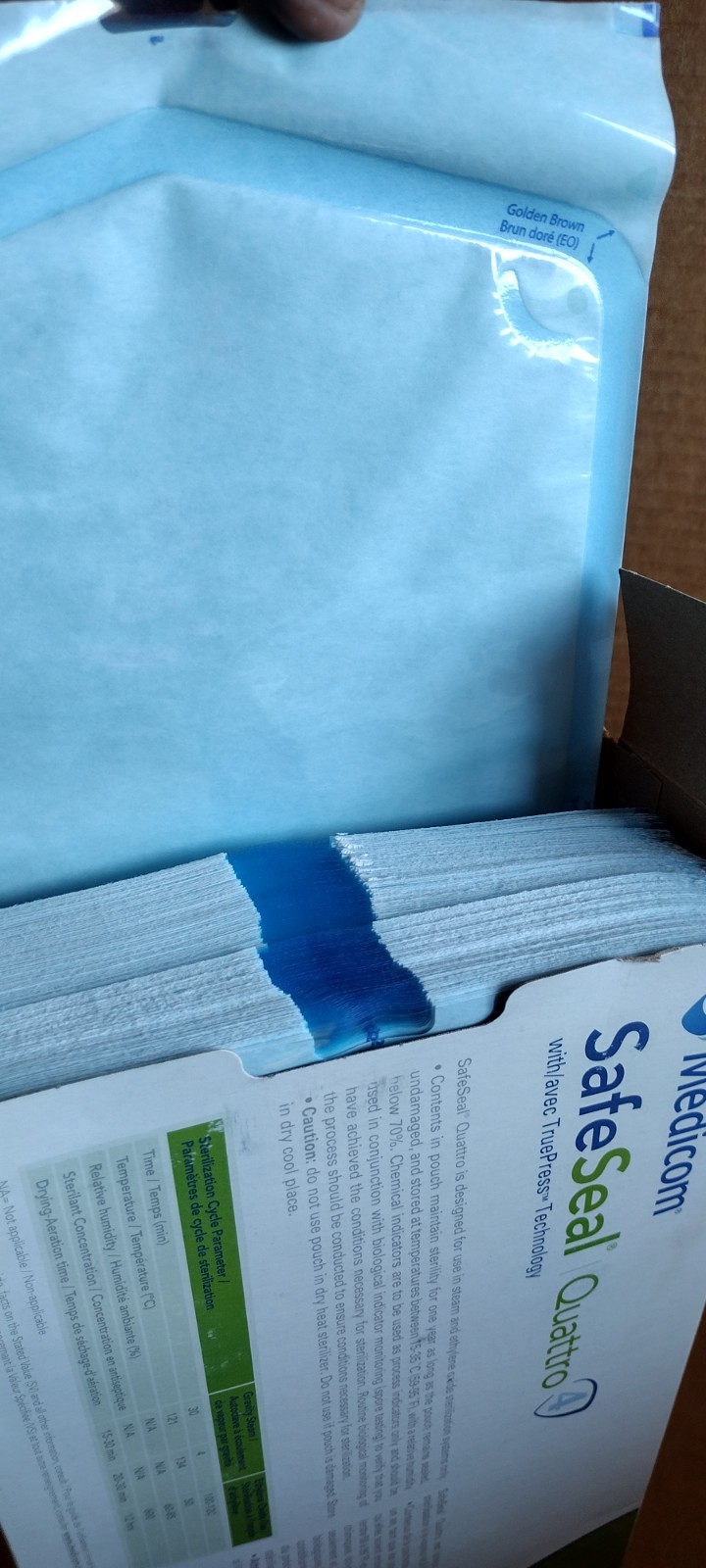 MEDICOM SAFESEAL® QUATTRO STERILIZATION POUCHES 200 PK 7 1/2″ x 13″ NEW