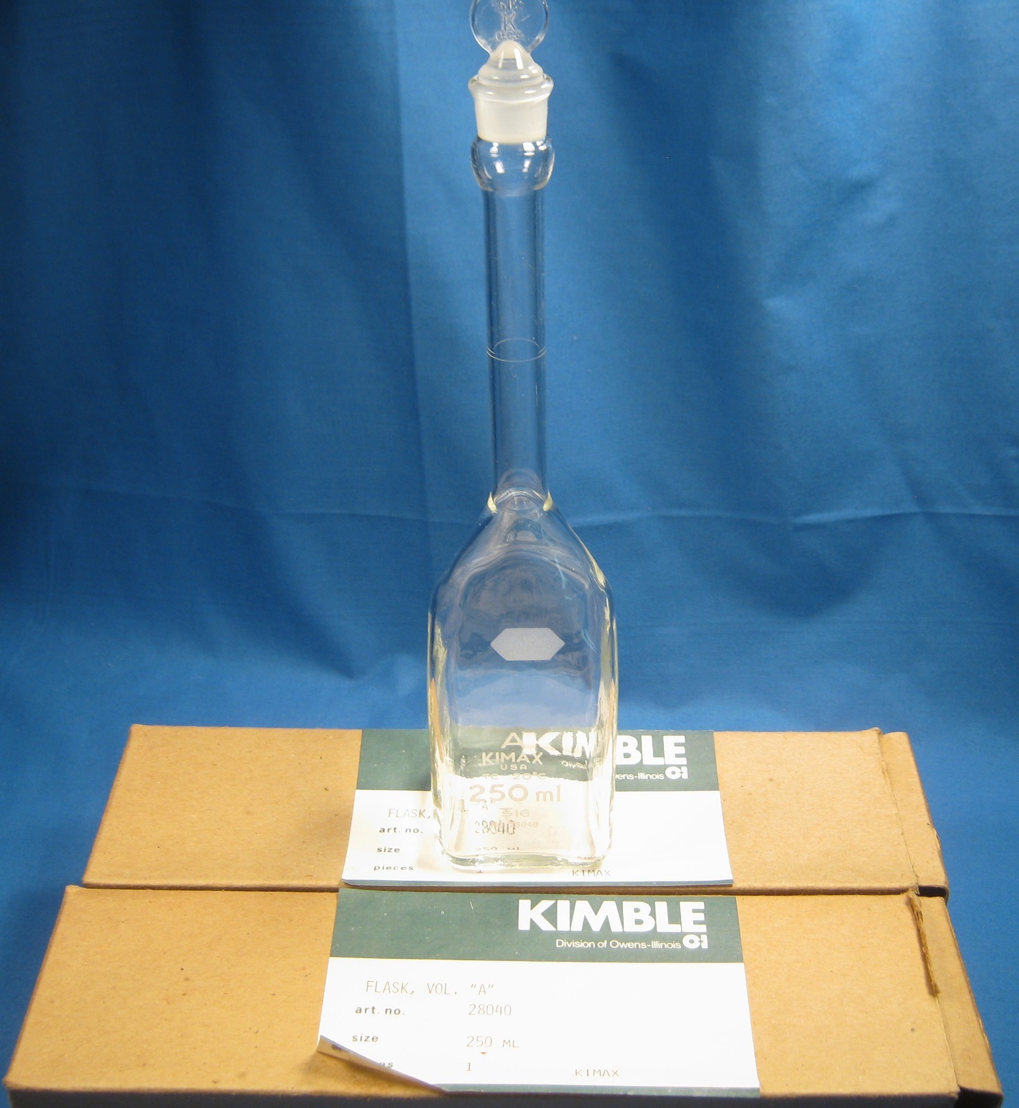 KIMBLE 250 ML VOLUMETRIC FLASKS SQUARE CLASS “A” X2 NEW OLD STOCK FREE SHIPPING
