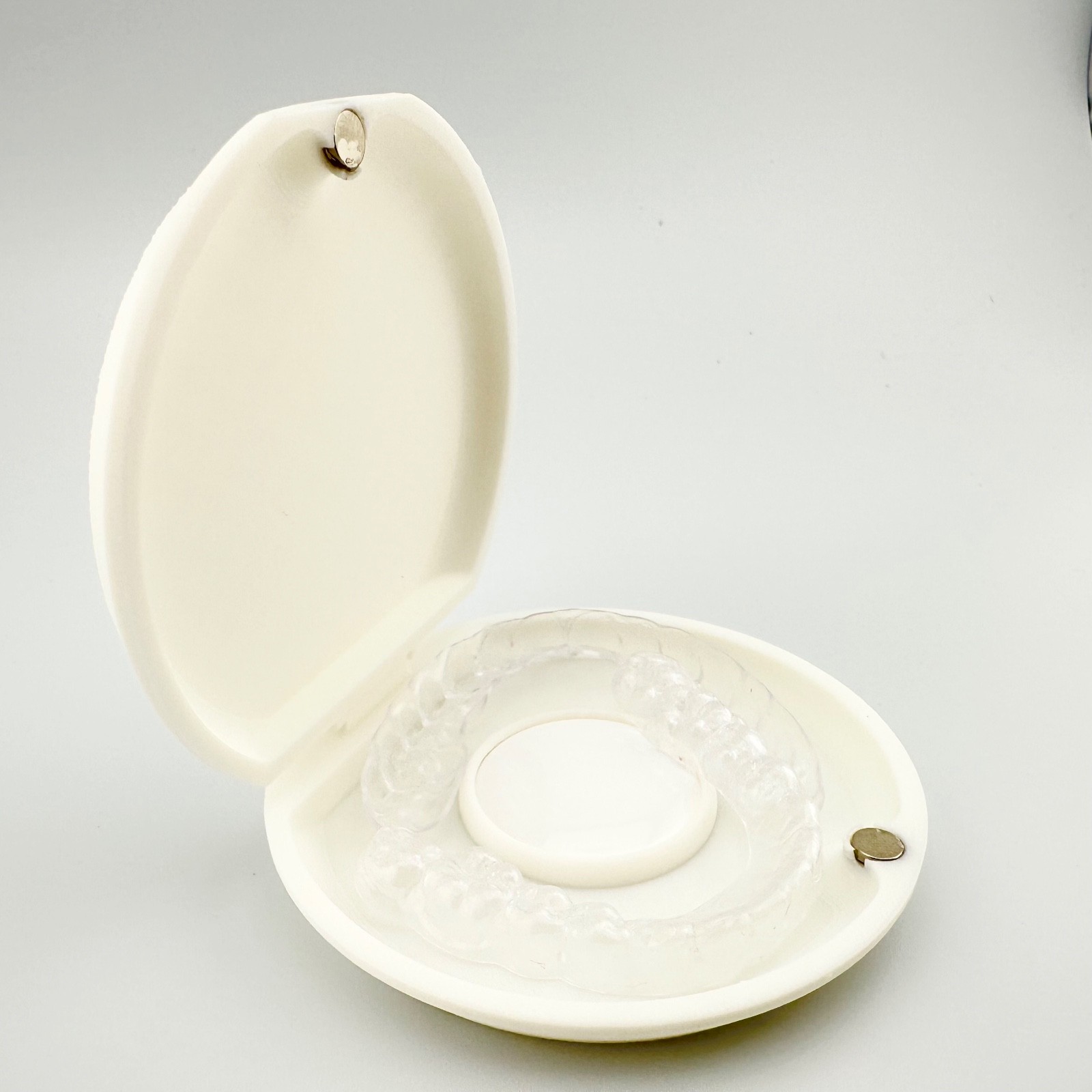 Retainer / Aligner Case with Airtag Slot & Magnetic Closure | Made in USA