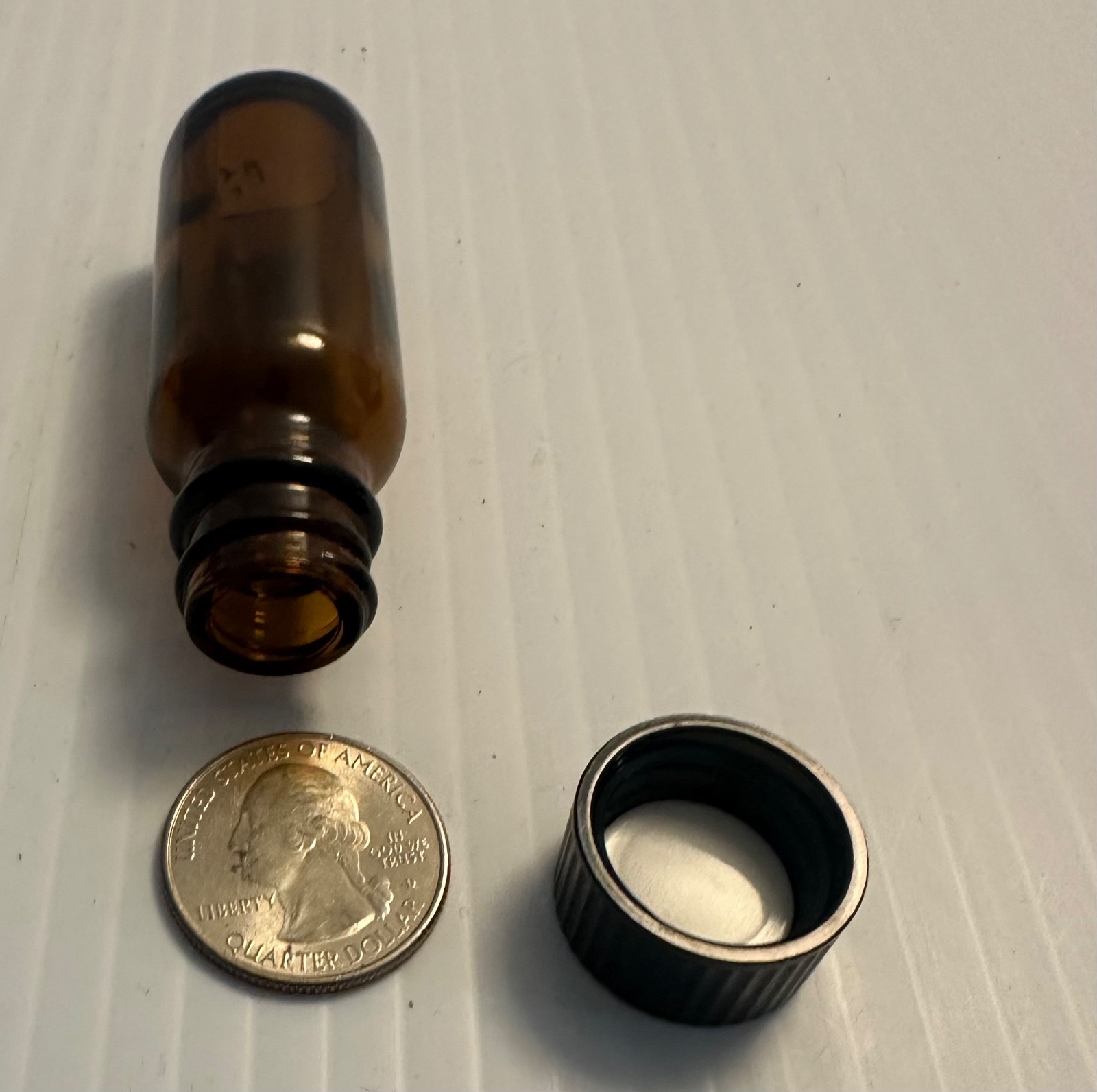 Boston Round 1/2 oz Amber Glass Bottles With Poly Lined Black Caps