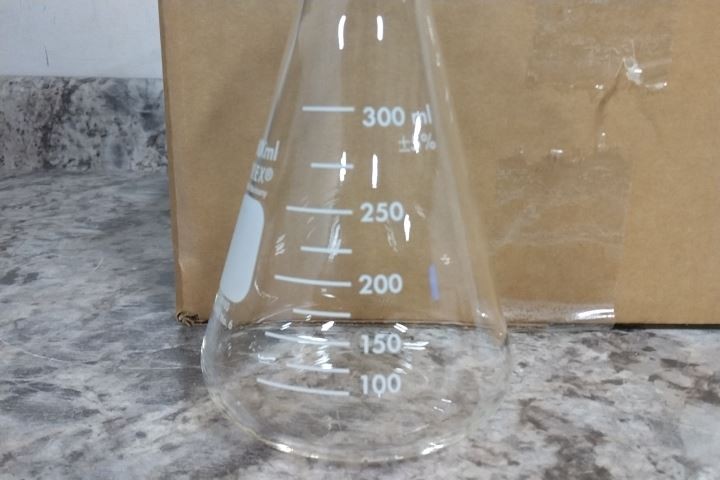 Pyrex 4980-300 12 Pk 300mL Capacity Glass Flask