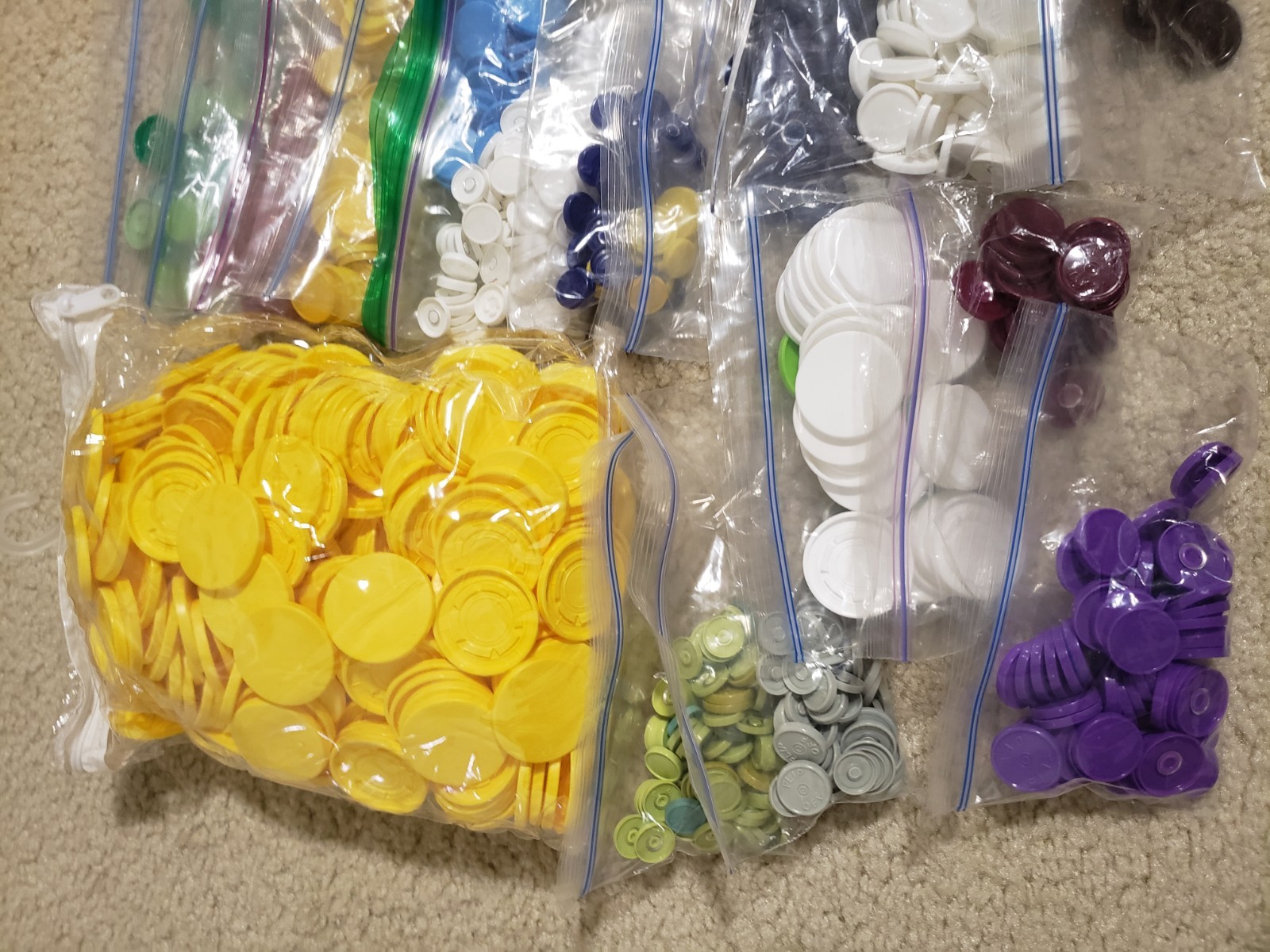 Lot of multicolor flip-off plastic vial seal caps different sizes, arts & crafts
