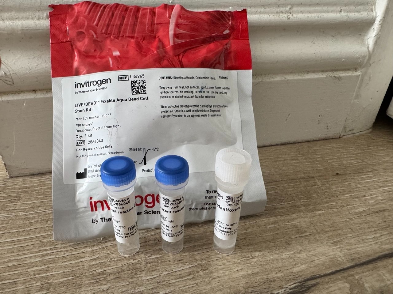 LIVE/DEAD™ Fixable Aqua Dead Cell Stain Kit, for 405 nm excitation, 3 vials