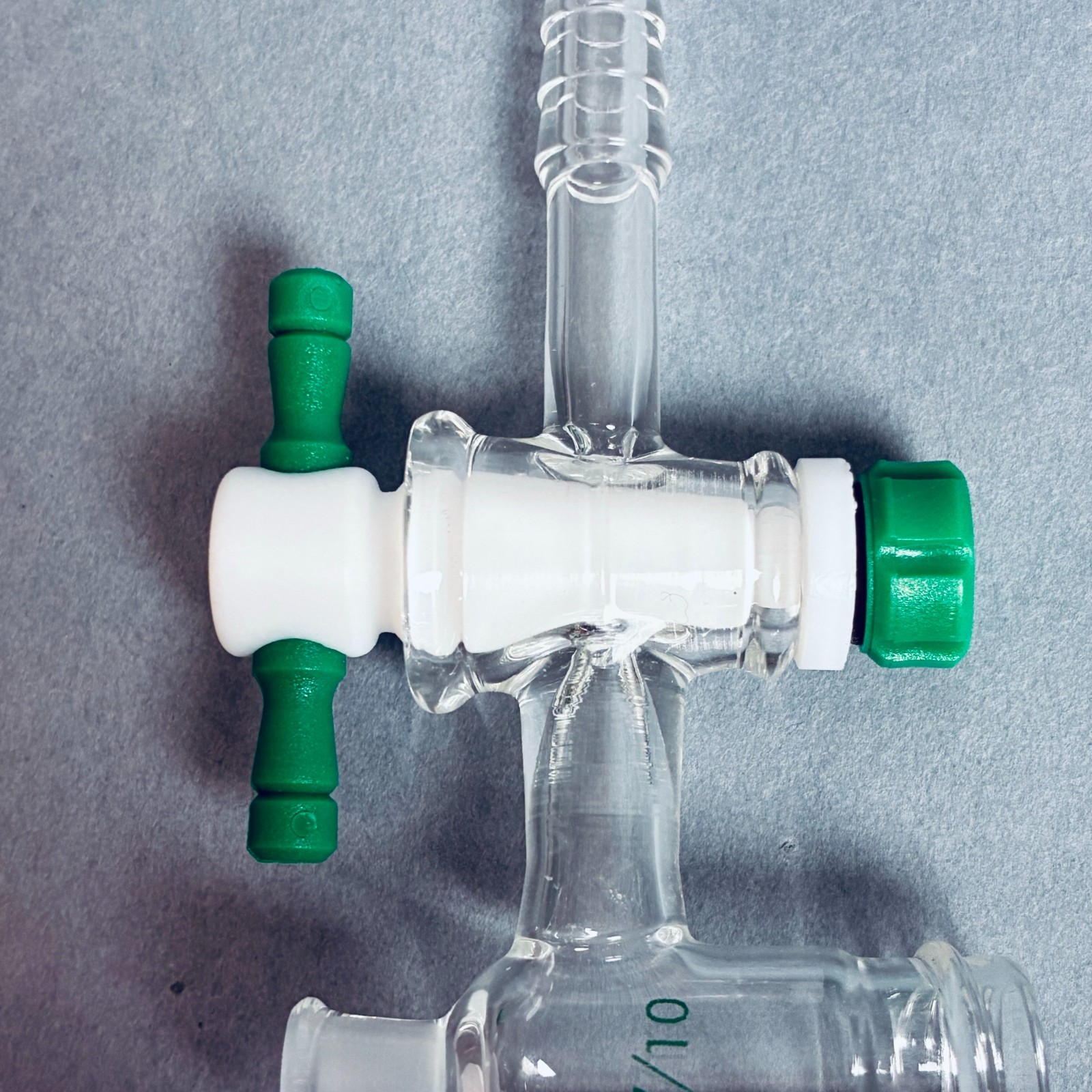 Chemglass Vacuum Adapter 7/10 Outer Joint 20-400 GPI Thread with PT
