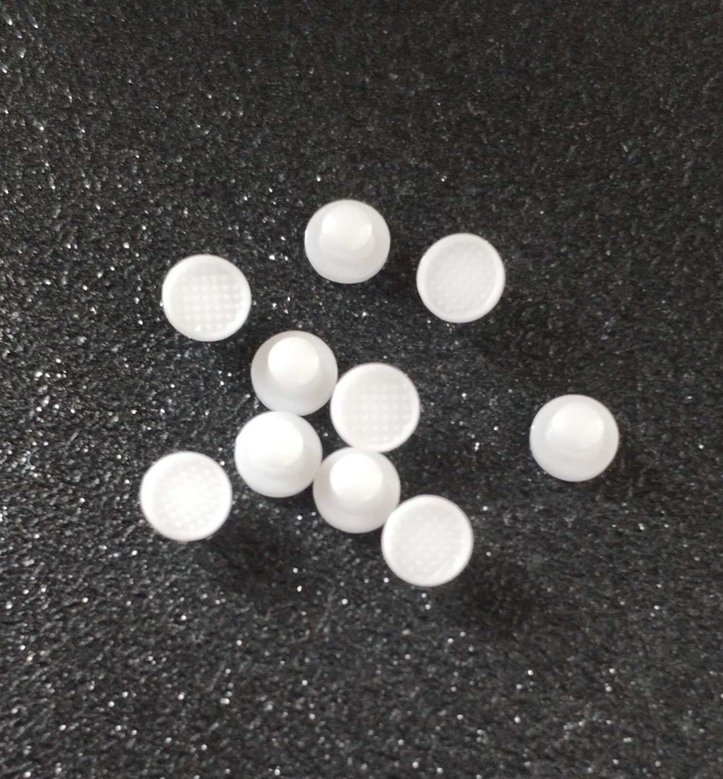 Dental Orthodontic Ceramic Lingual Buttons Bondable Round Mesh Base