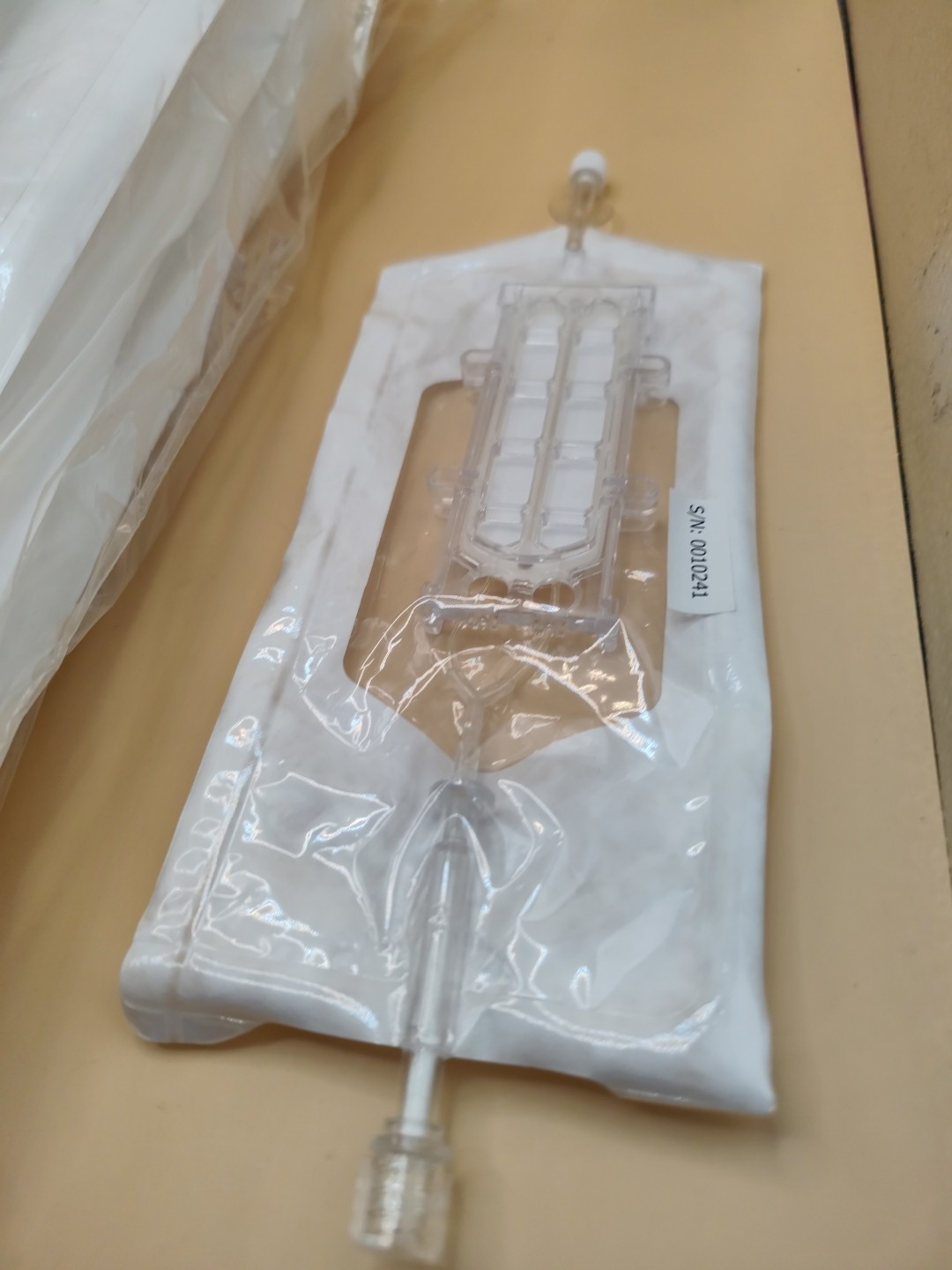 About 15 IV Infusion Filter With Sterilized Pouch