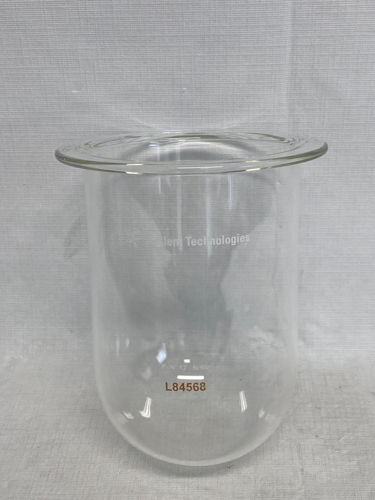 New AGILENT Glass 1000mL Clear EaseAlign Dissolution Testing Vessel 12-5000