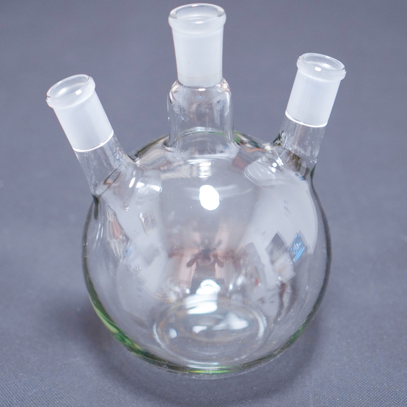 Laboratory glass flat bottom boiling flask 3-neck 24/40 joints 3000 ml, 2000 ml