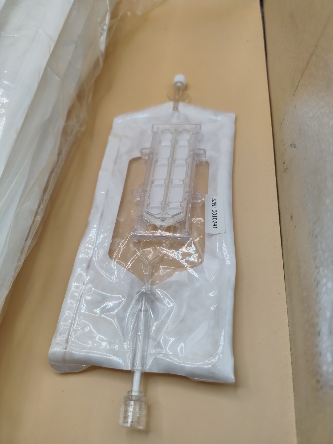 About 15 IV Infusion Filter With Sterilized Pouch