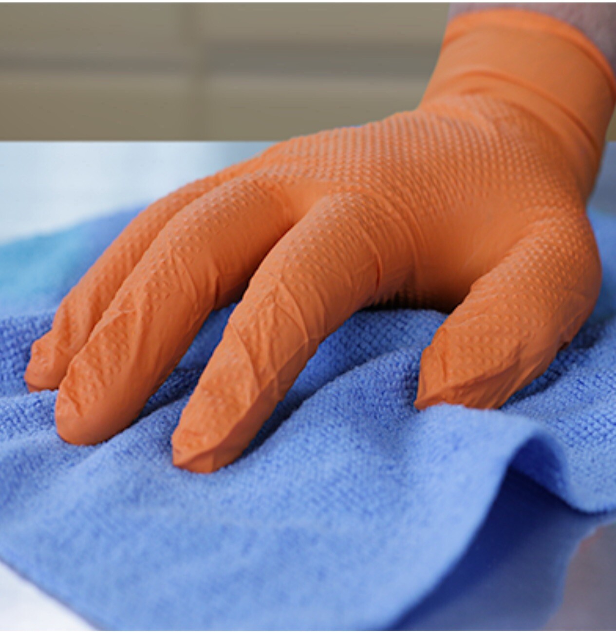 Xtreme Diamond Textured Orange Nitrile PF Gloves – 6 mil -(10 boxes/1000 gloves)