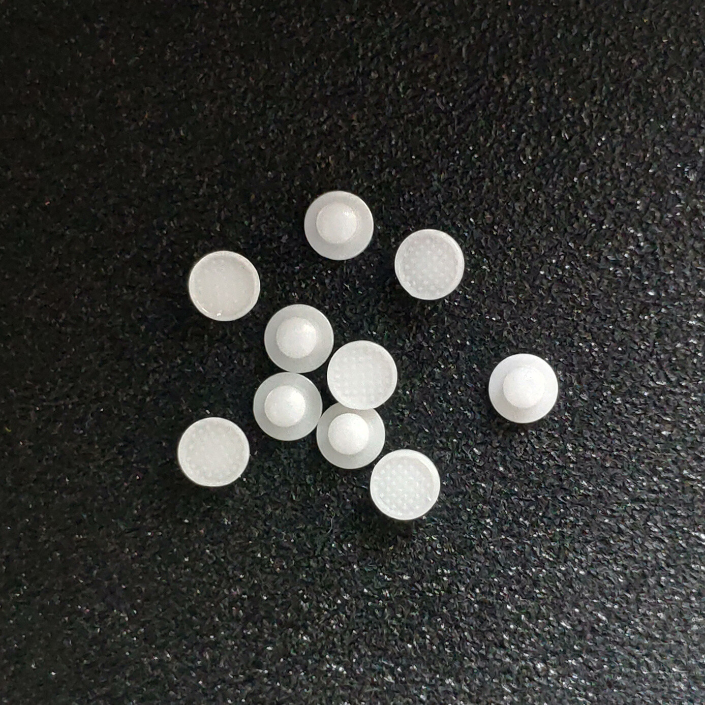 Dental Orthodontic Ceramic Lingual Buttons Bondable Round Mesh Base