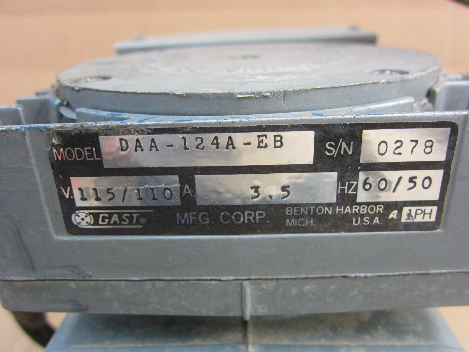 Gast Mfg DAA-124A-EB 115V Vacuum Pump w Pressure Switch, Used