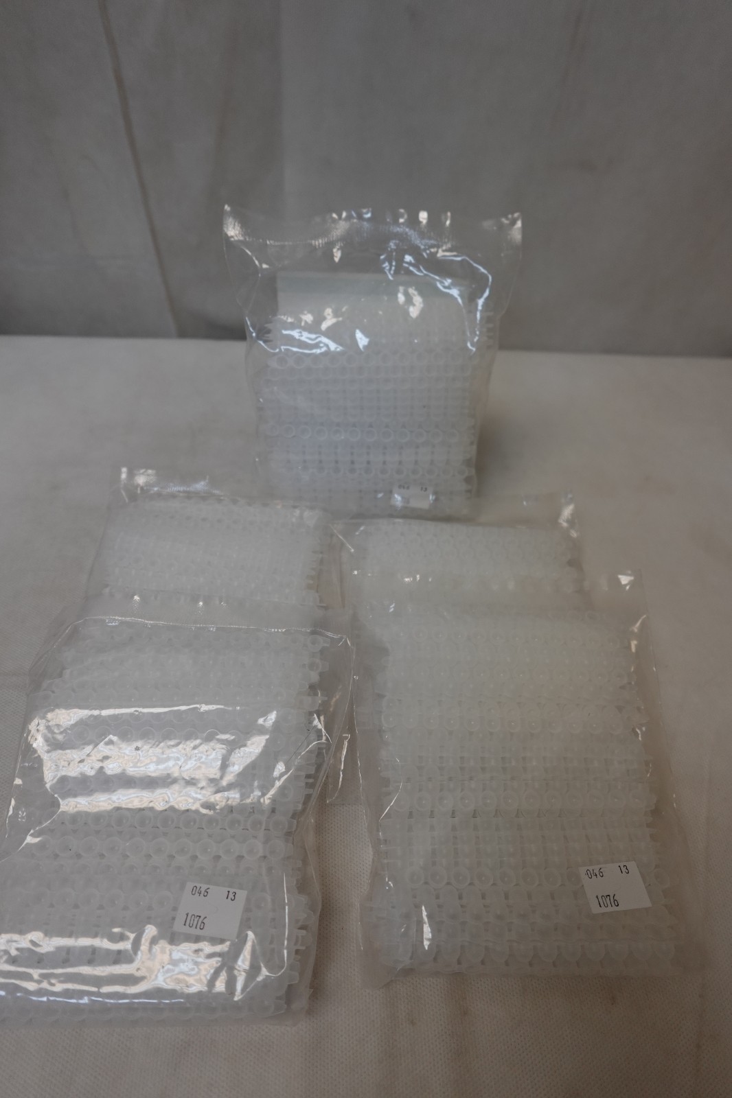 Lot of 5 – Arctic White ArctiSeal 96 Well Round Silicone Seal PTFE AWSM-1002RAM
