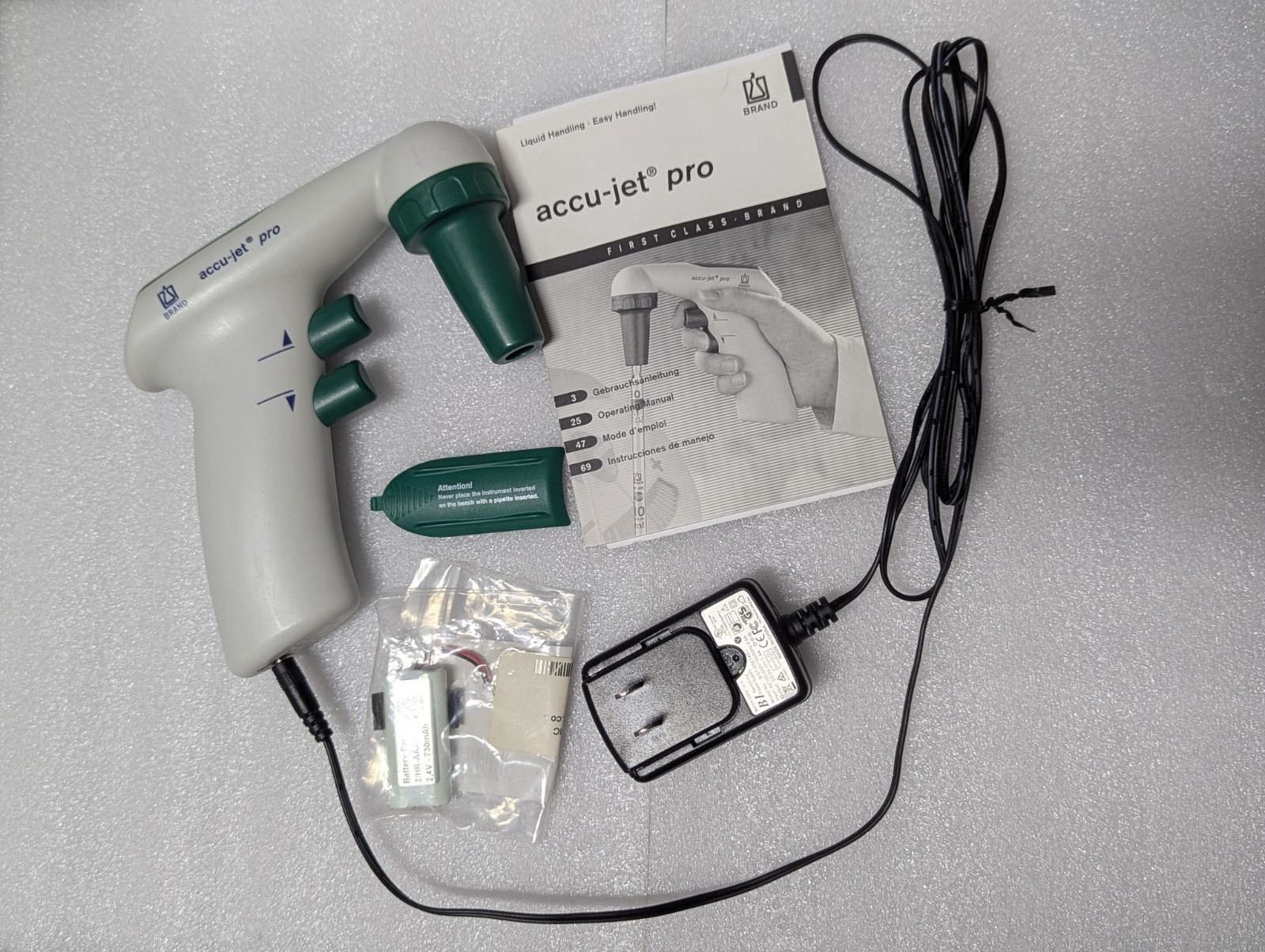 BrandTECH Accu-Jet/AccuJet PRO Pipette Controller, w/charger & extras. Pre-owned