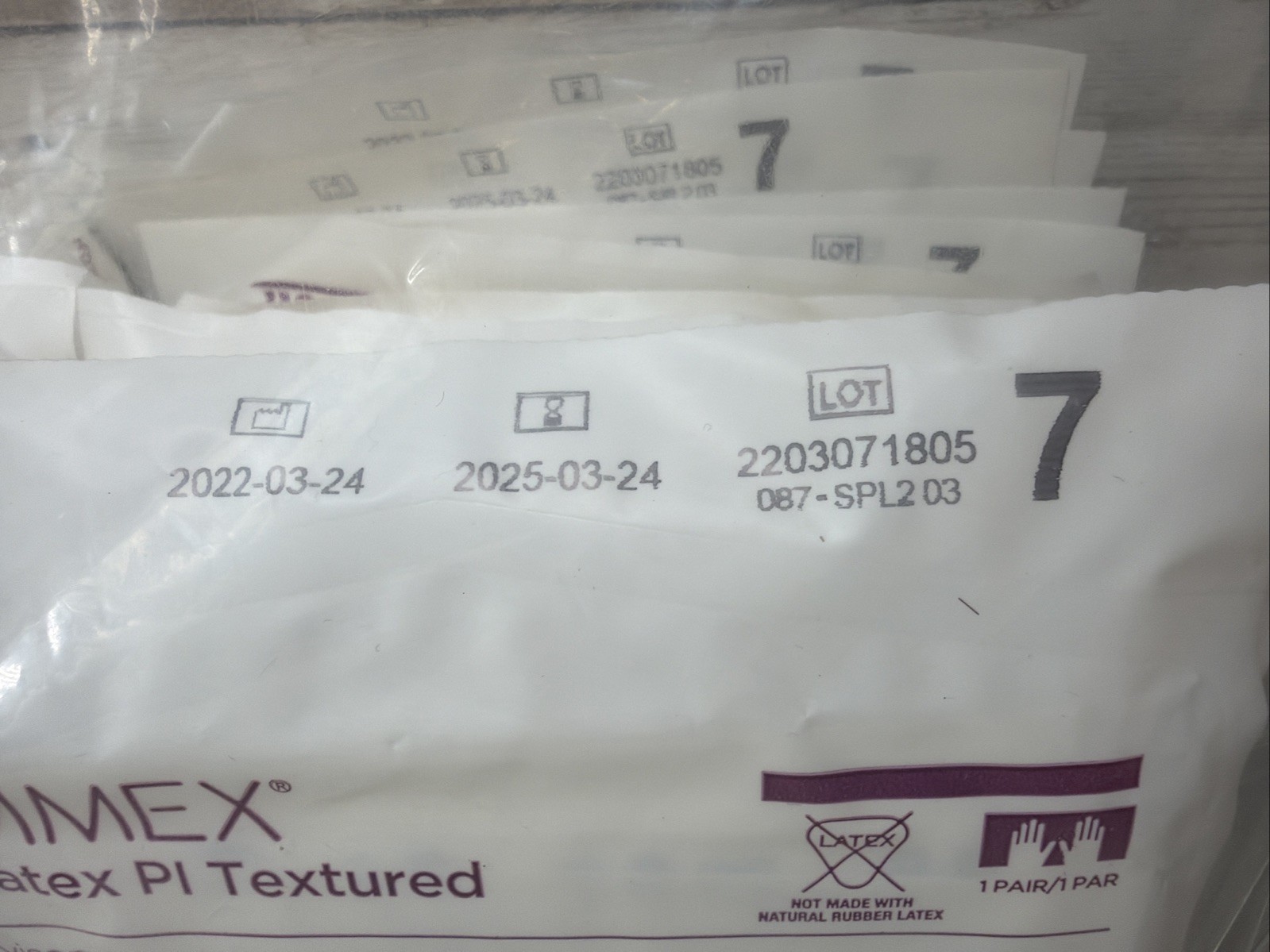 Gammex NovaPlus Non-Latex PI Textured Surgical Gloves 22 Pair Size: 7 *See Date*