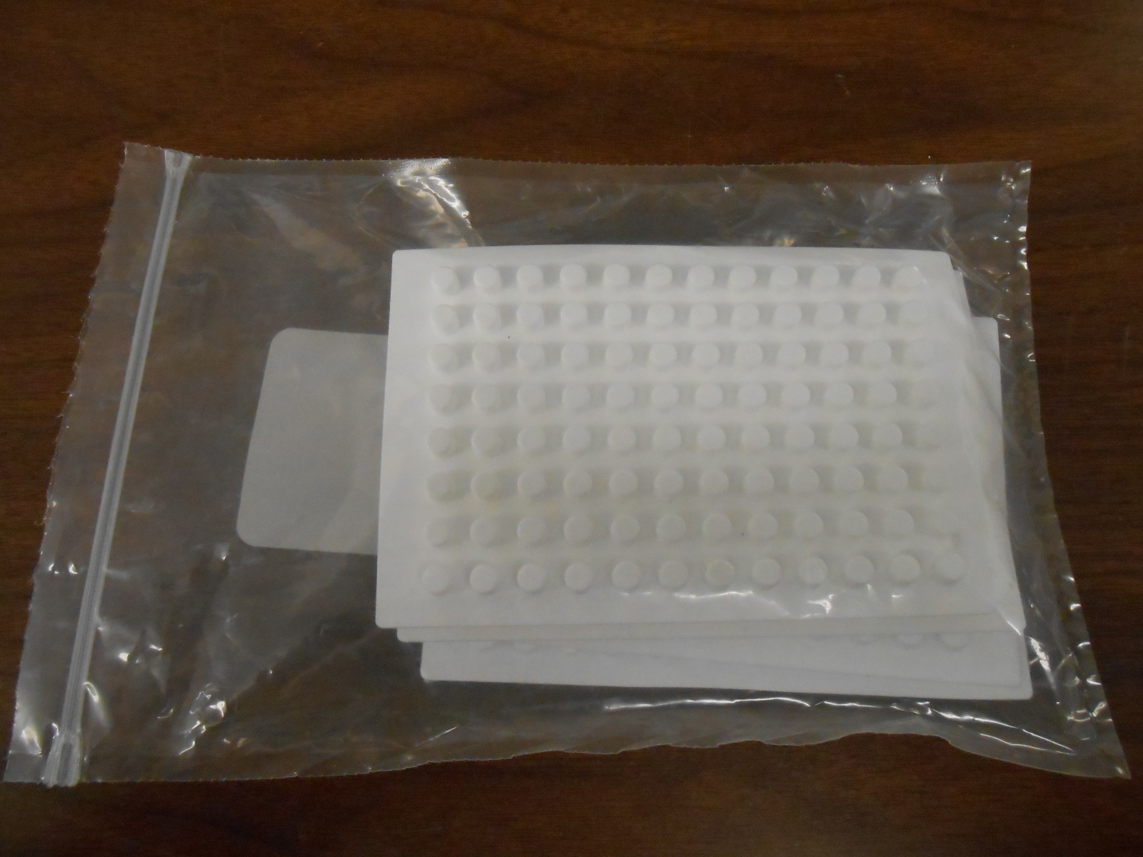 LOT OF 4 ARCTIC WHITE LLC AWSM-2001RTX ARCTISEAL 96 WELL SEALING MATS