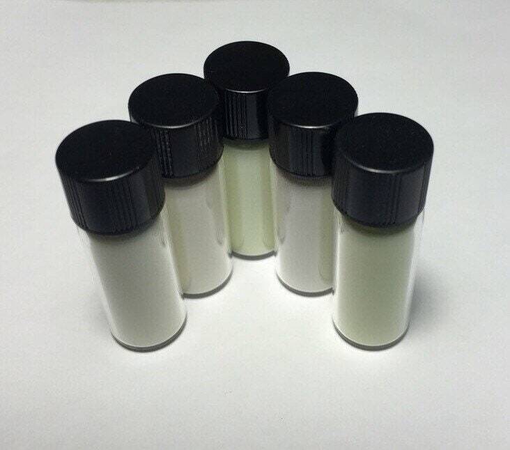Glow in the dark europium phosphorescent powder 5 pack – chemistry sample