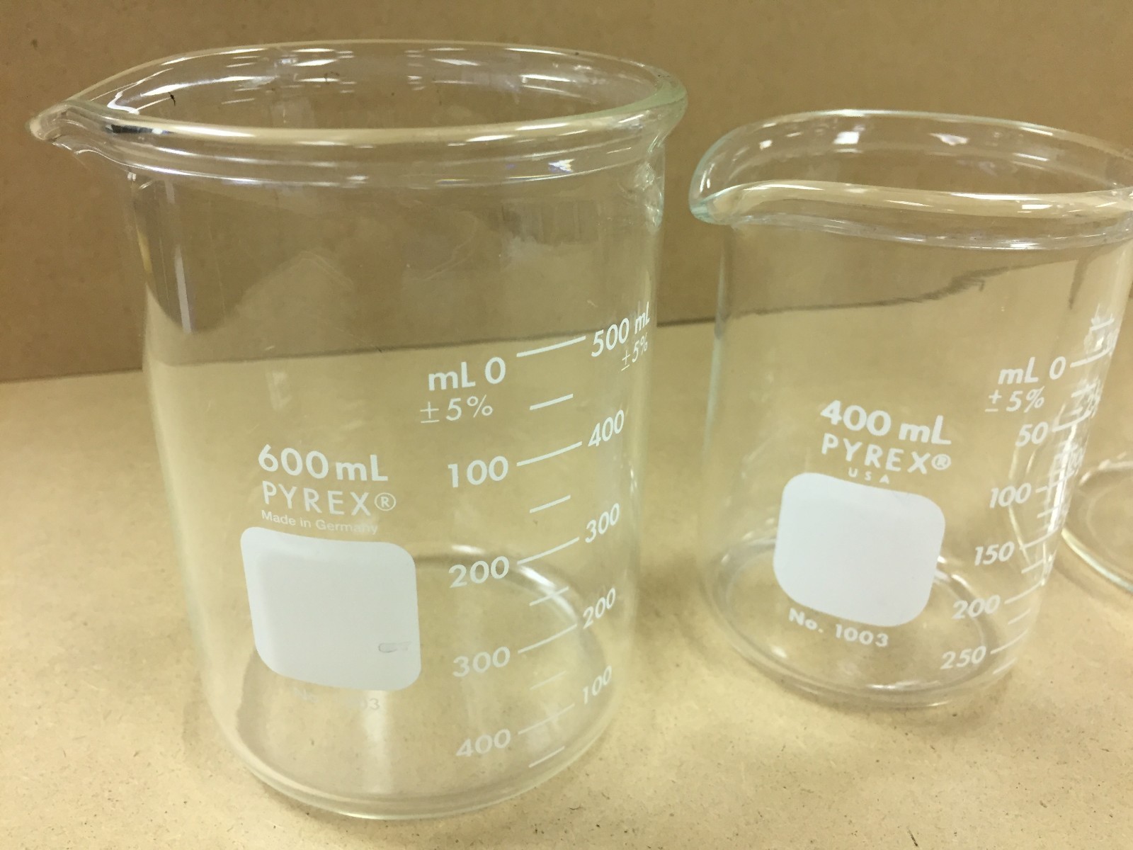 Pyrex Assorted Size Lab Glass Beakers Heavy Duty and Low Form Griffin Lot of 4