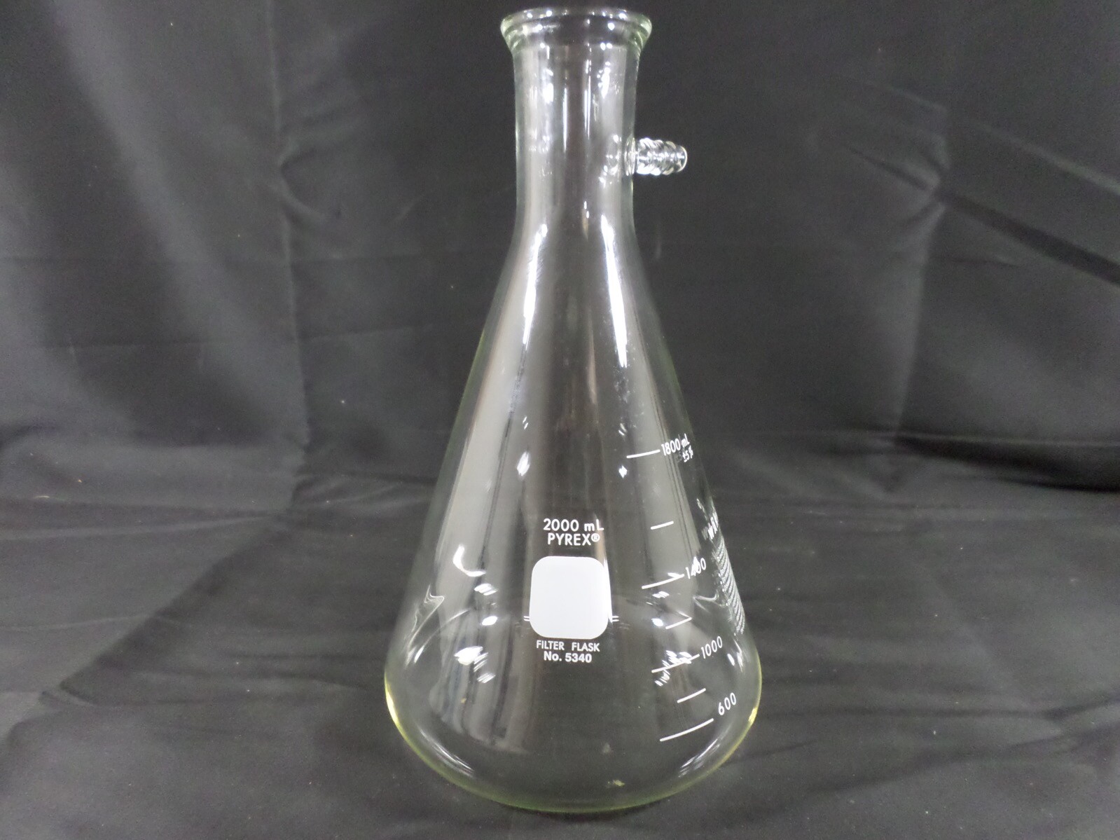 PYREX 2000mL Heavy Wall Filtering Flask W Sidearm Tubulation 12.5mm OD 5340-2L