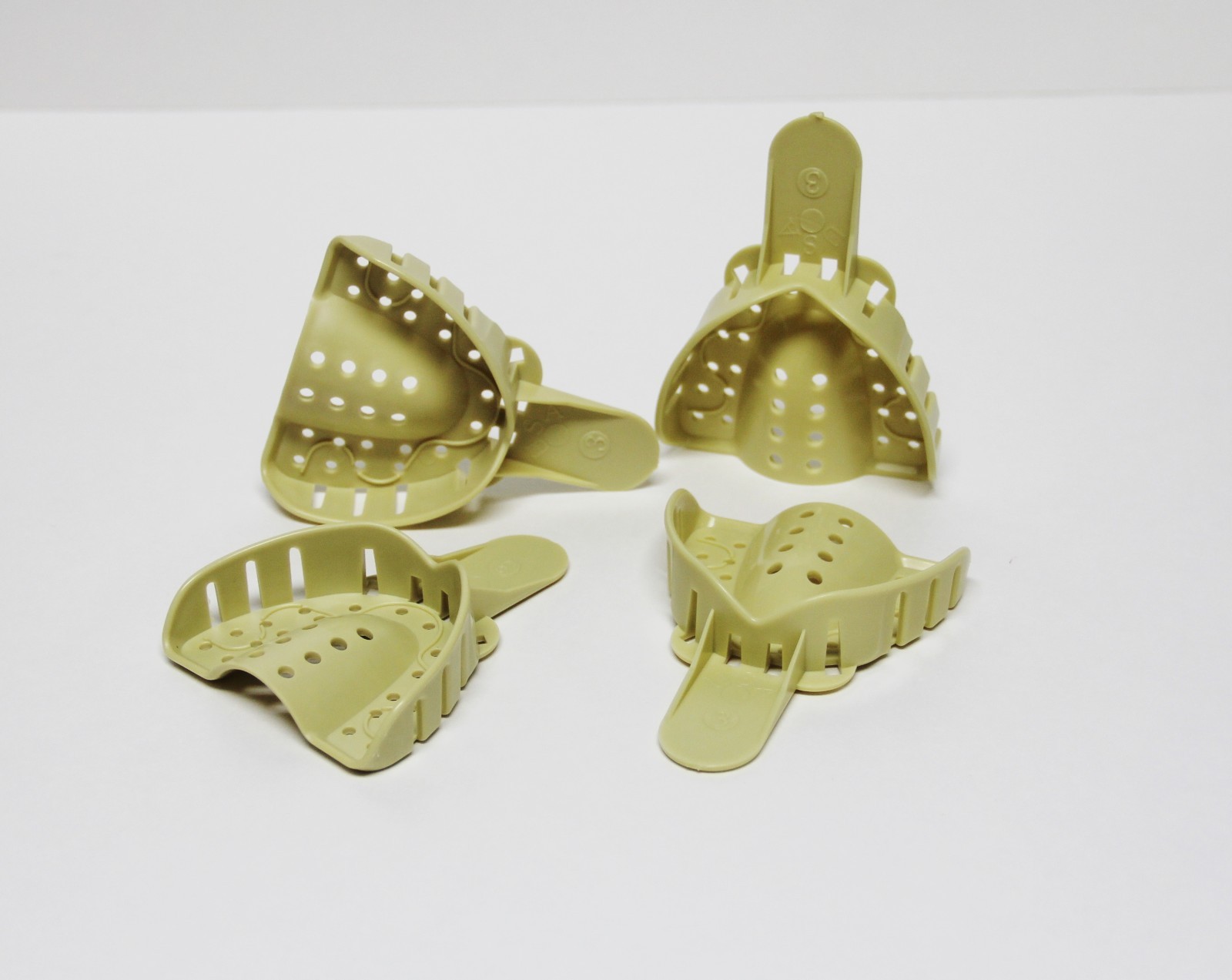 Dental Plastic Impression Trays Perforated Autoclavable Upper Medium #3 12 Pcs