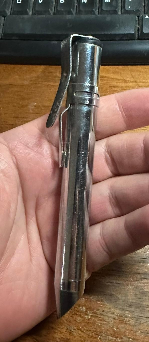 Vintage DR Doctors Pen Light Chrome Made In USA – WORKS GREAT!