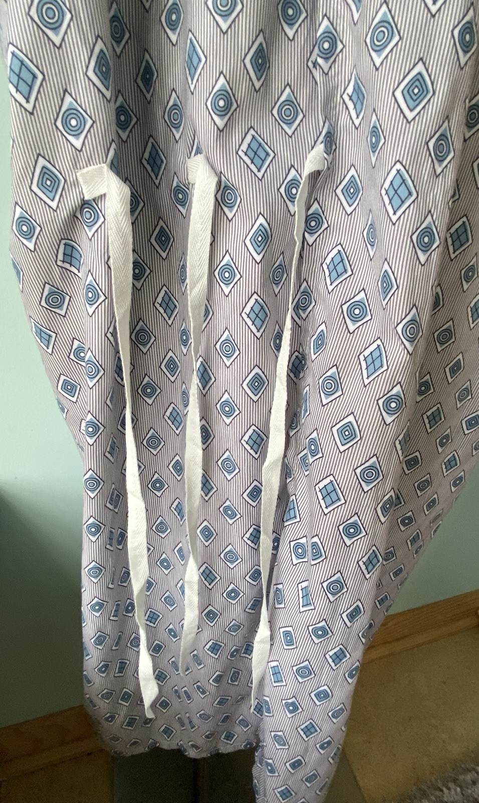 Hospital Gown Patient Exam One Size Fits Most Tie Back Front Costume Halloween