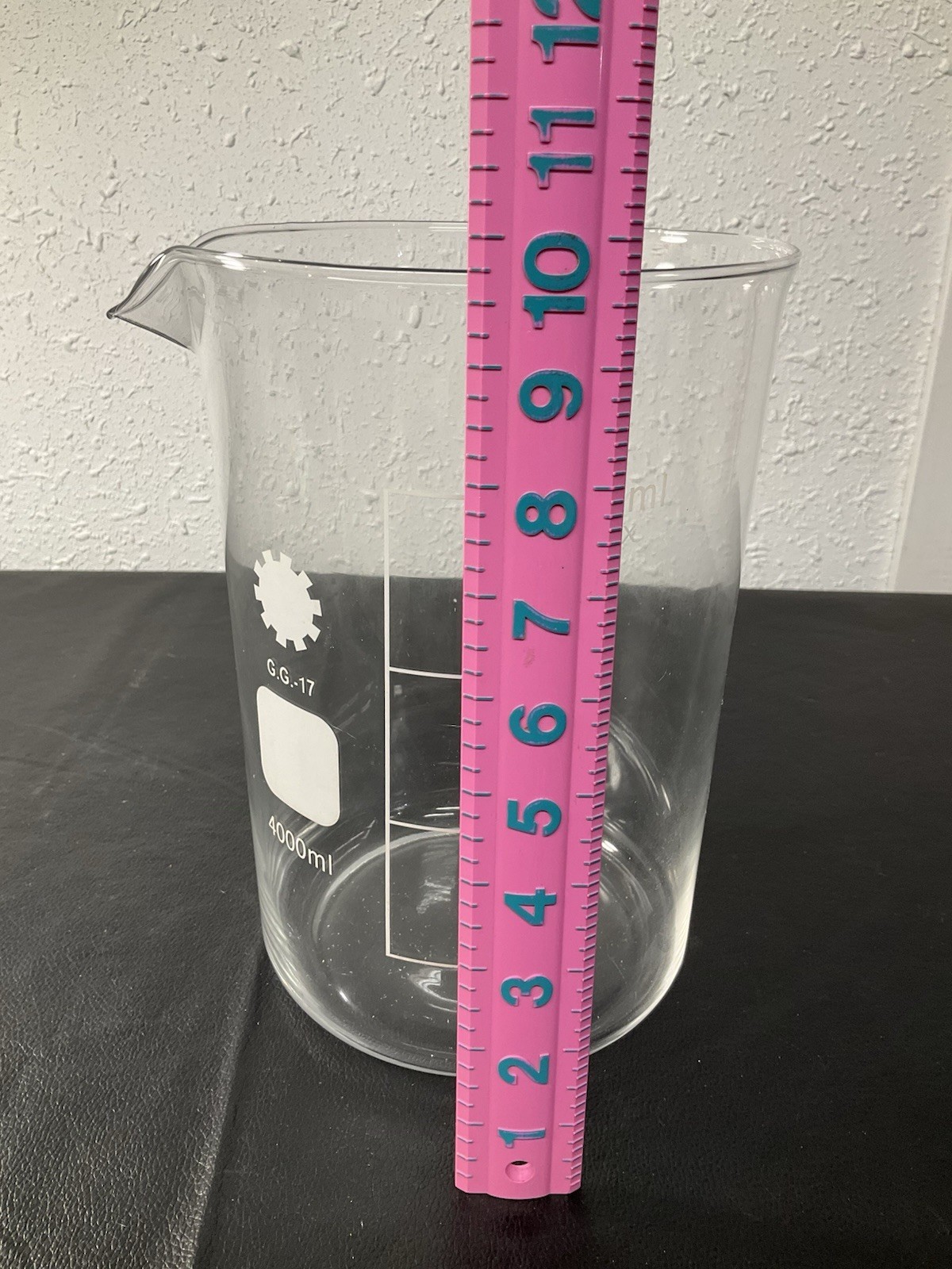 Brand New – Unopened – Unbranded Scientific Glass Beaker GG17 4000ml
