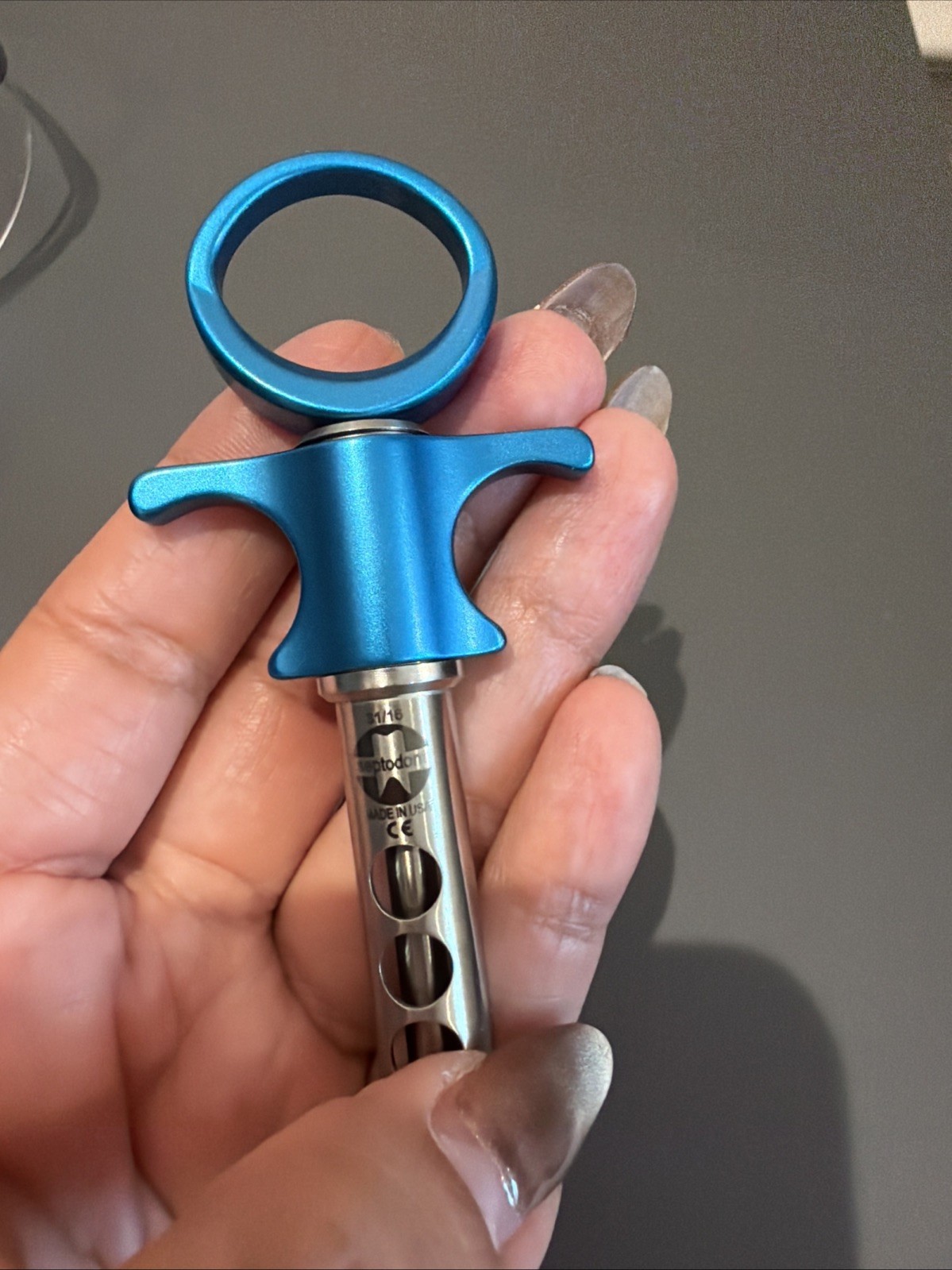 Septodont N2100 Aspirating Dental Syringe Petite Blue. (Used For Hygiene School)