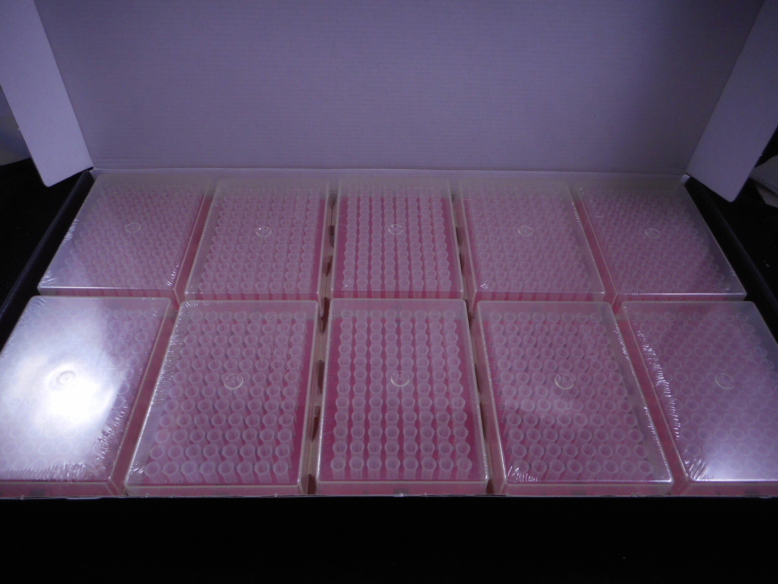 AXYGEN 1-200µL Universal Wide Bore Pipette Tips Clear Sterile Racked 960/Pack