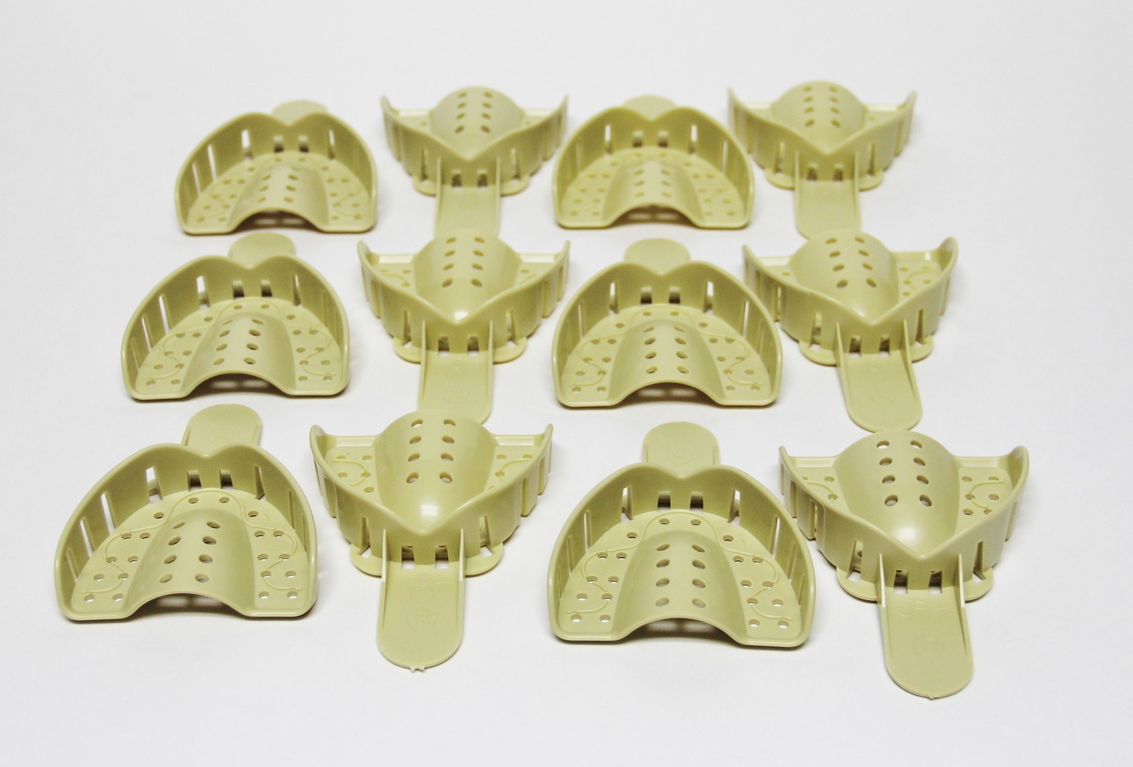 Dental Plastic Impression Trays Perforated Autoclavable Upper Medium #3 12 Pcs