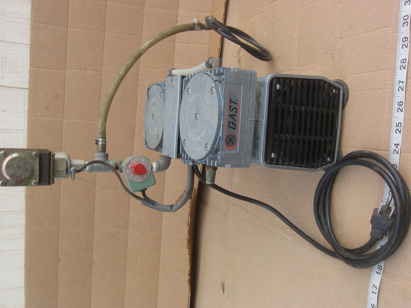 Gast Mfg DAA-124A-EB 115V Vacuum Pump w Pressure Switch, Used