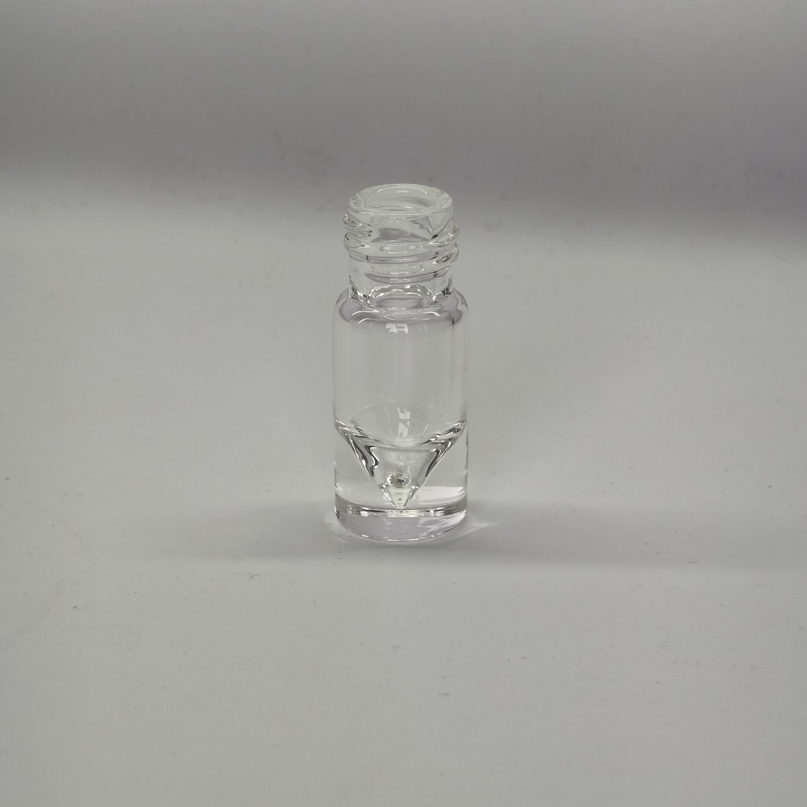 3mL Clear Borosilicate Glass Vial V-Shape with Solid Cap, Pack of 100 Vials Lab
