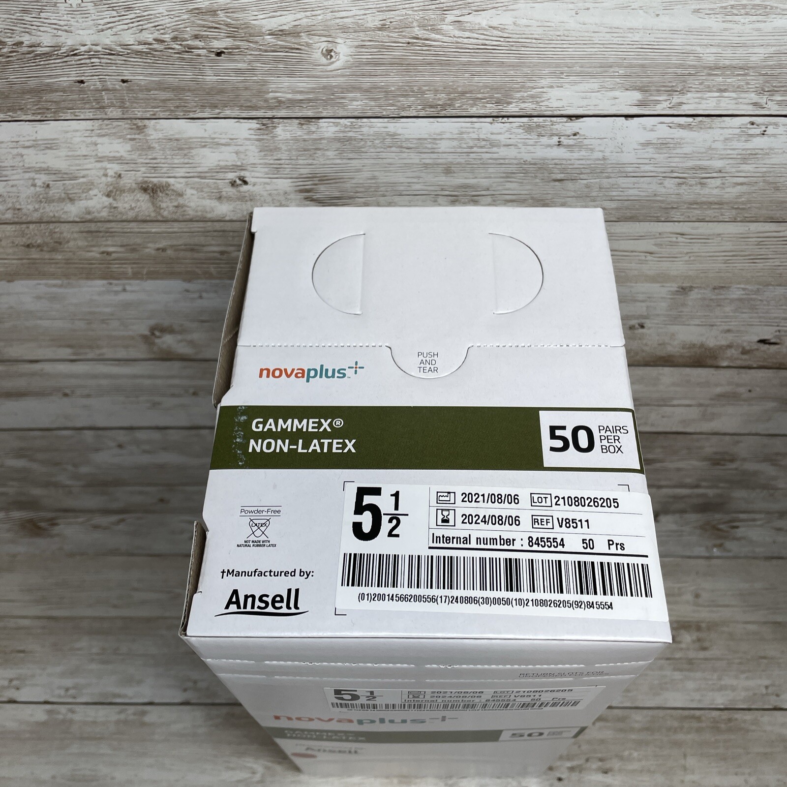 1 Case Gammex NovaPlus Non-Latex Surgical Gloves, 200 Pair, Size: 5.5 *See Date*